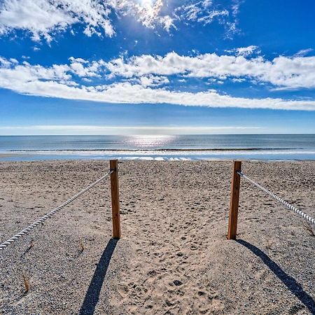 Oak Island Beachfront Condo With Community Pool Экстерьер фото