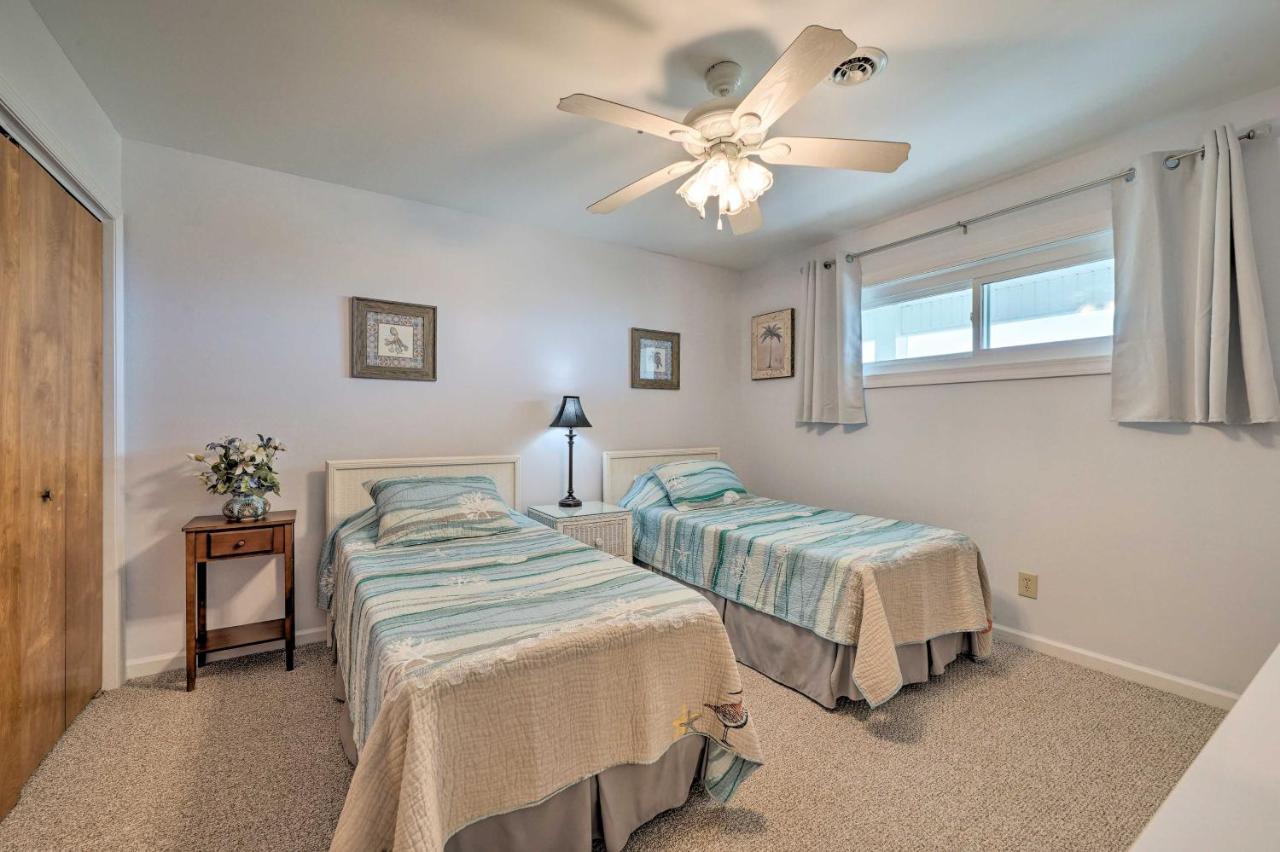 Oak Island Beachfront Condo With Community Pool Экстерьер фото