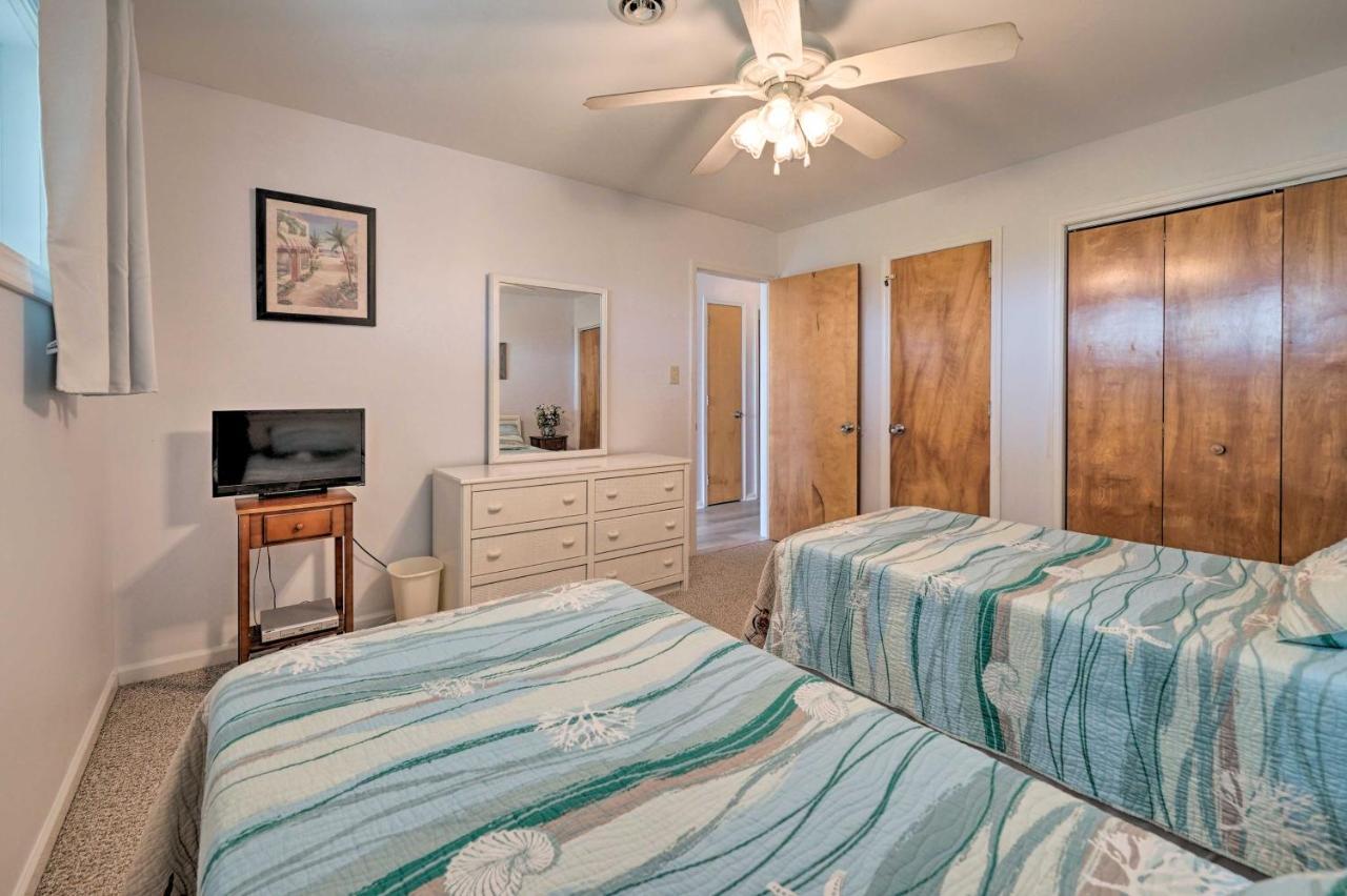 Oak Island Beachfront Condo With Community Pool Экстерьер фото