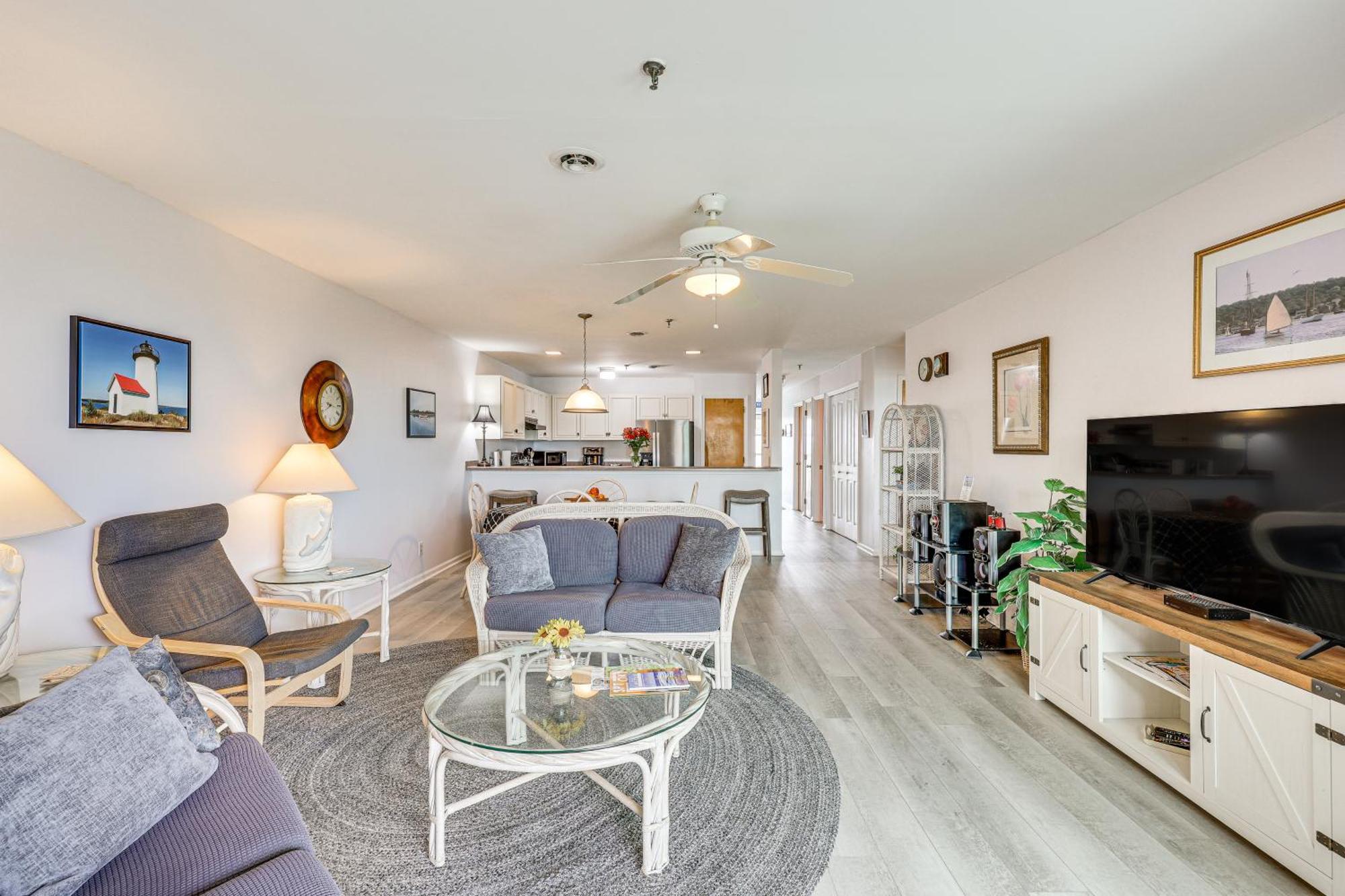 Oak Island Beachfront Condo With Community Pool Экстерьер фото